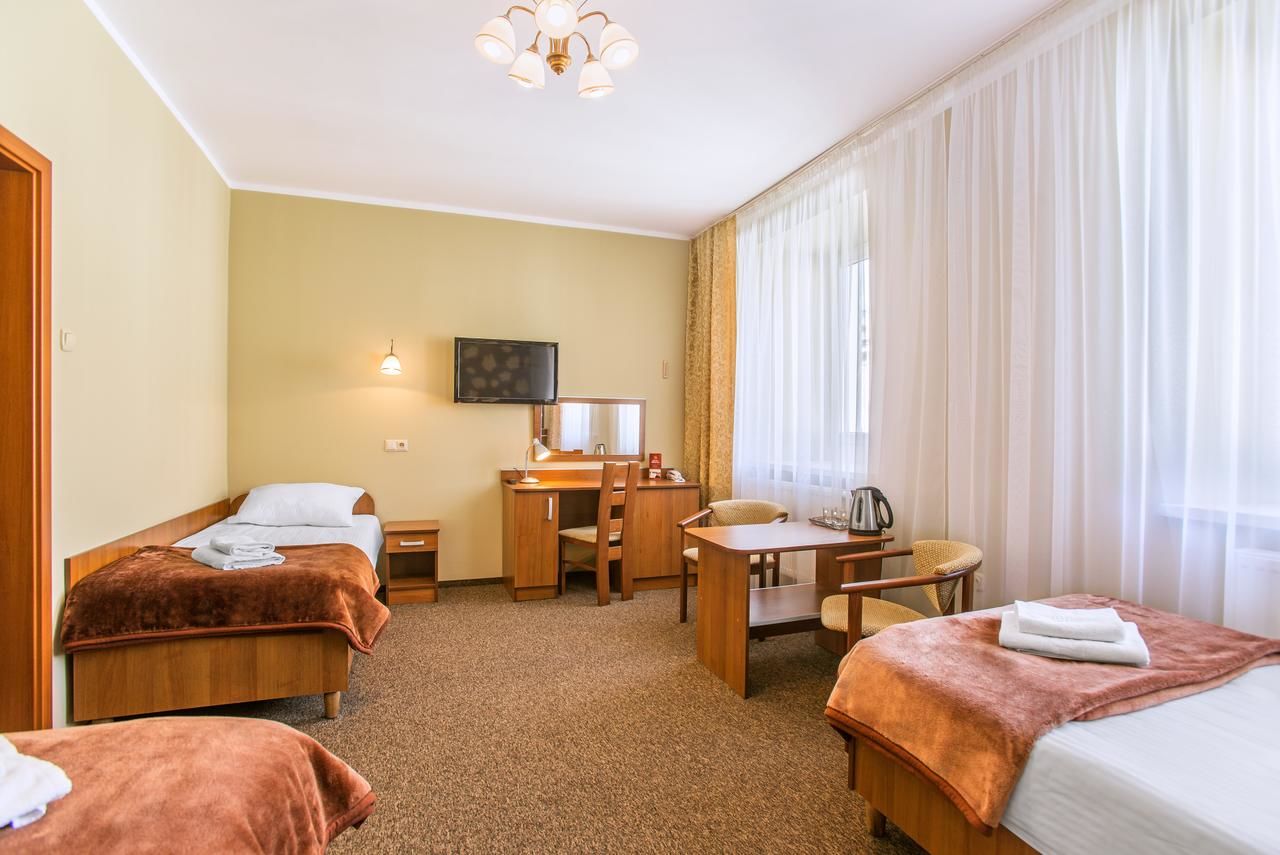 Отель Hotel Bristol Кельце