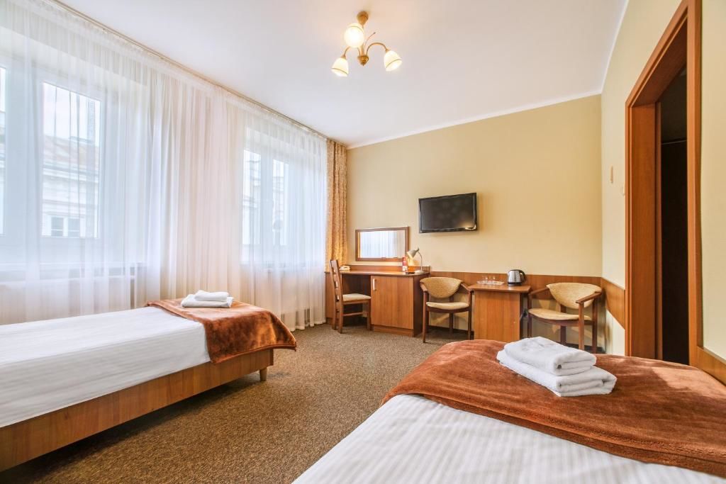 Отель Hotel Bristol Кельце