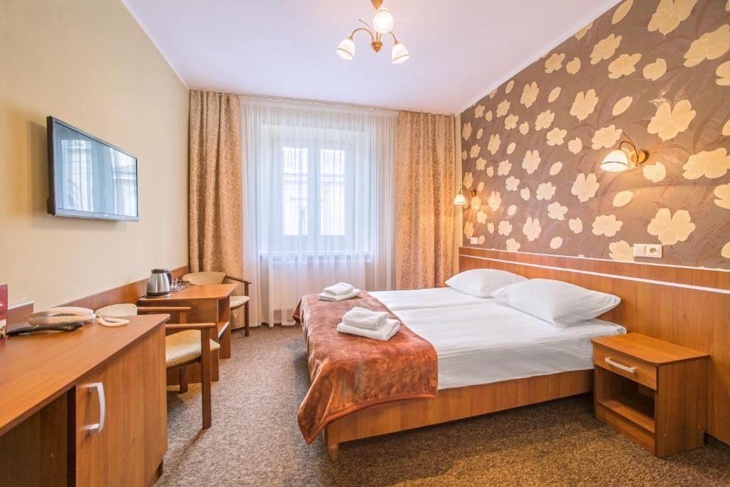 Отель Hotel Bristol Кельце